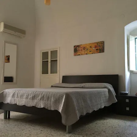 Casa Vacanza Letizia 펜션